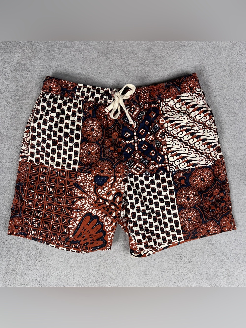 Wallace & Barnes Patchwork Dock Shorts Men's Medium 6” Inseam Batik Brown